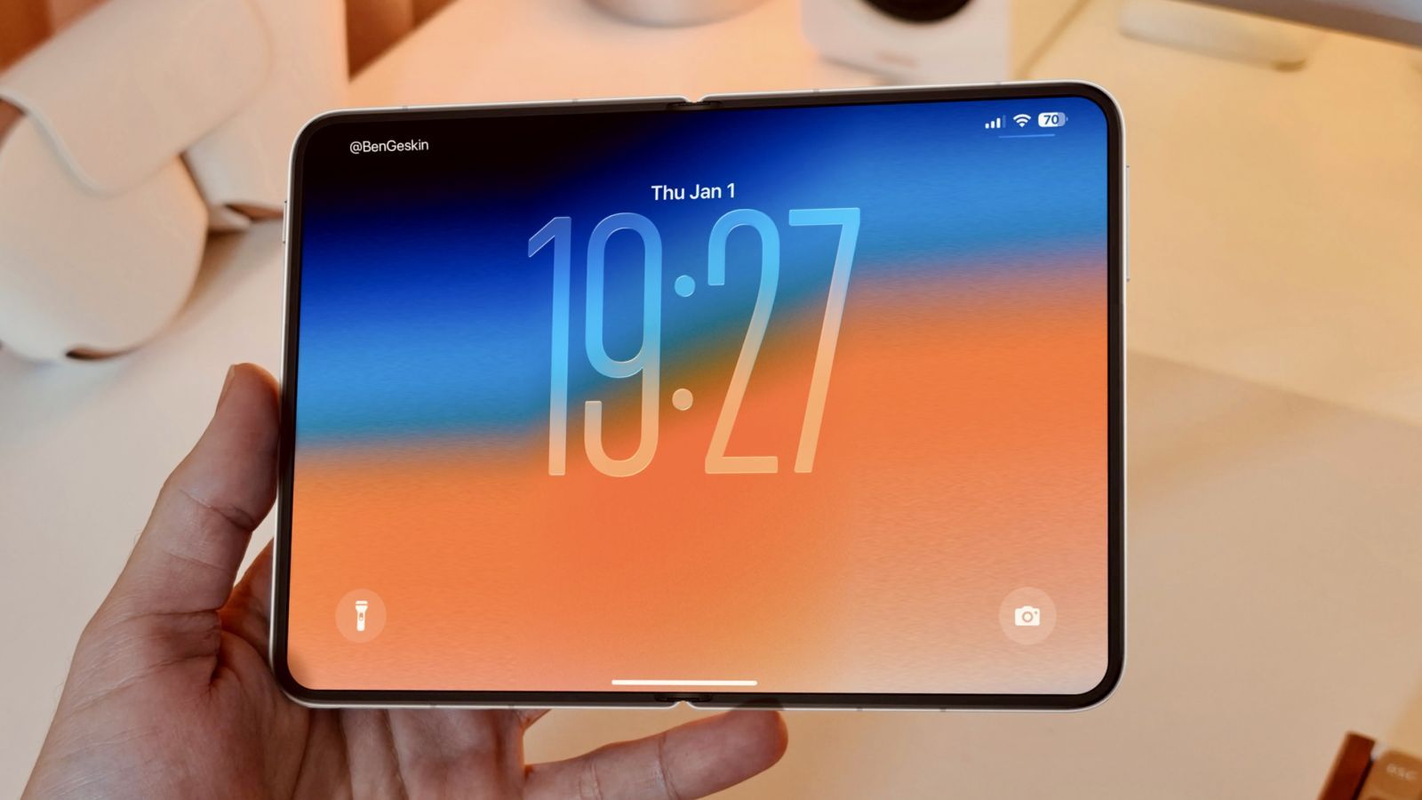 L'écran de l'iPhone pliable d'Apple va entrer en production de masse